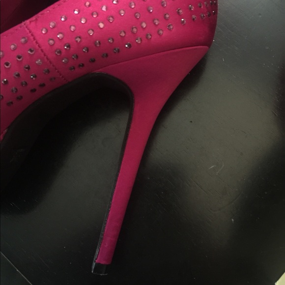 SM New York pink satin rhinestone platform pumps - Picture 8 of 8